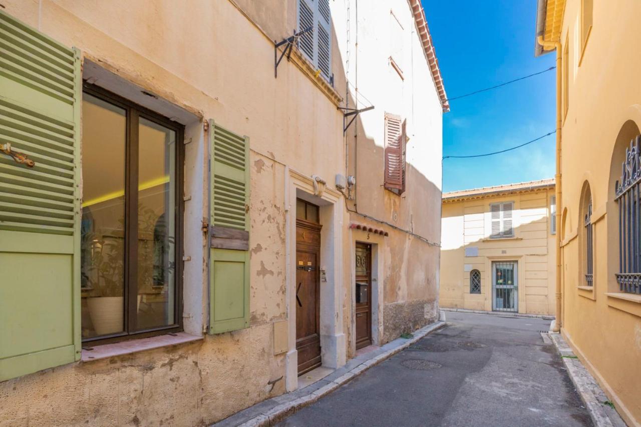 Place Amiral Barnaud Antibes Exterior foto